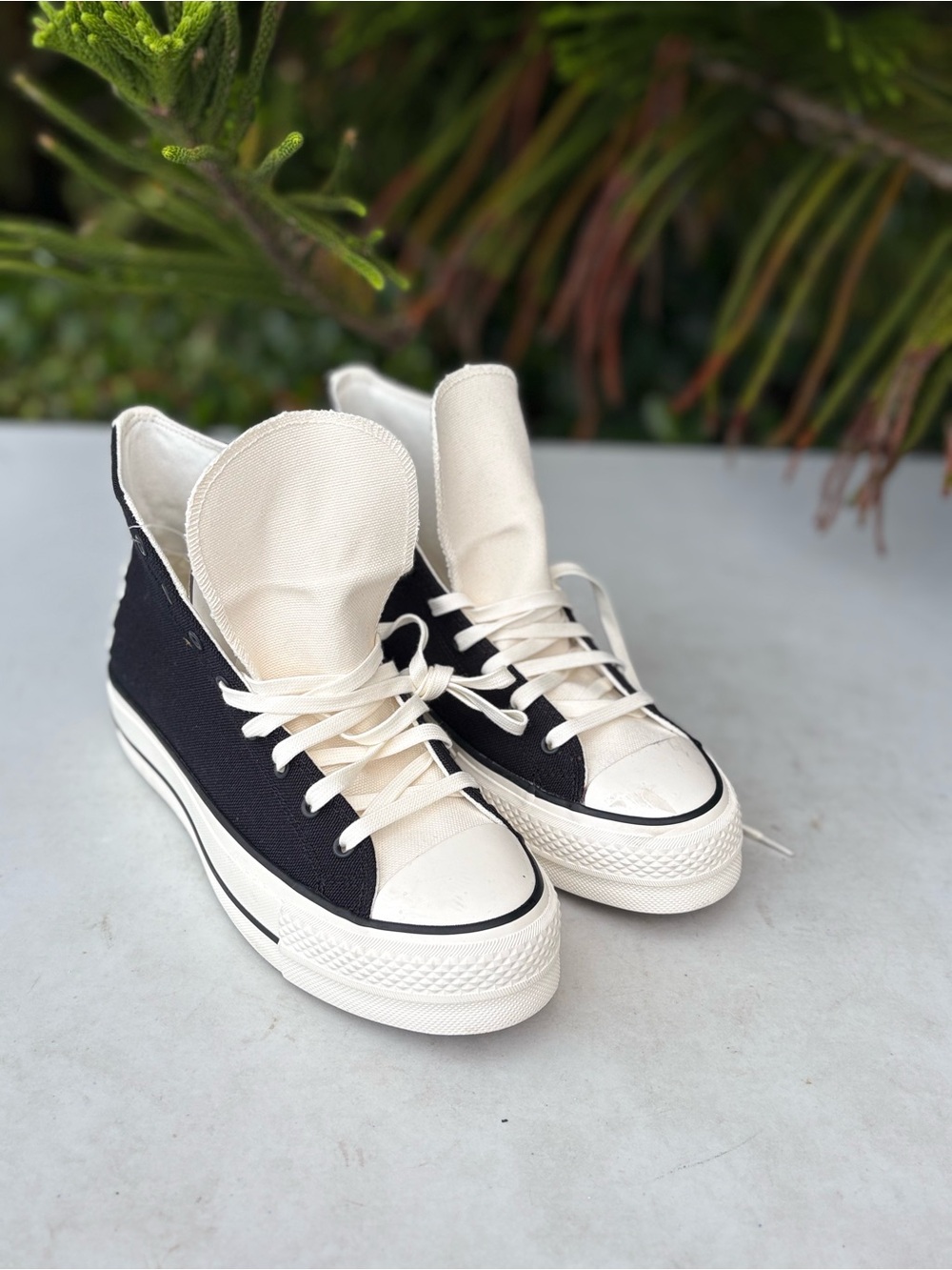 Converse Chuck Taylor All Star Embroidered Lift Platform Shoes Womens Size: 8